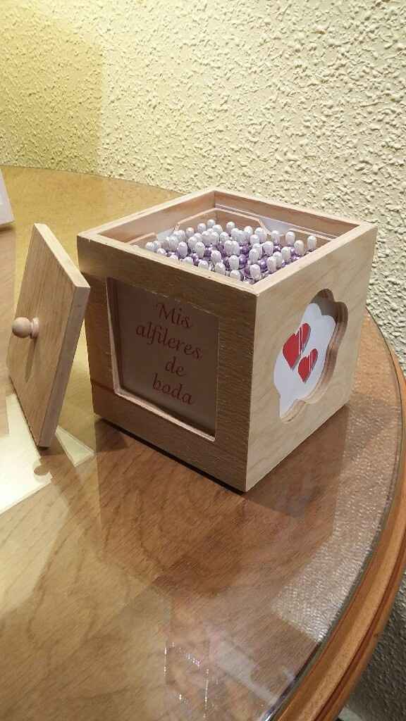 Caja personalizada para alfileres!! - 1