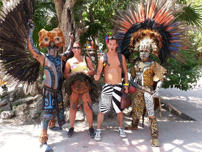 con los guerreros mayas