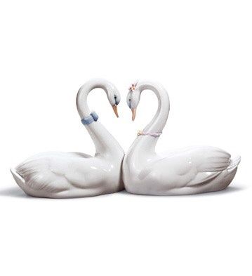 Buscando una figura de una pareja de cisnes para la tarta - 1