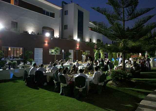 cena en el jardin 