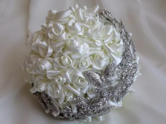 Ramo vintage con broches - 1