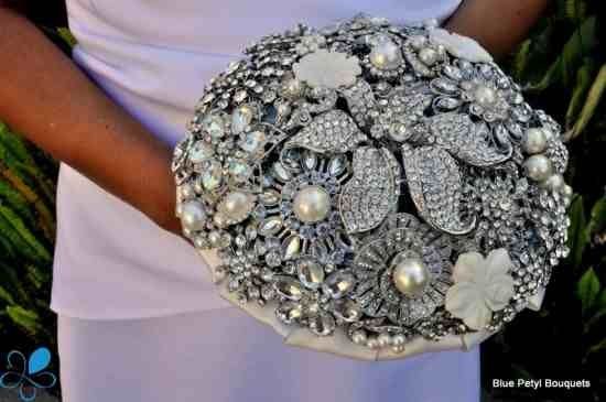 Ramo vintage con broches - 3