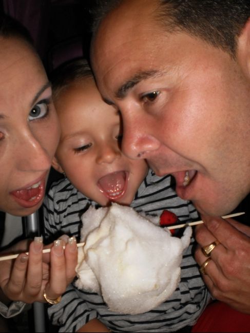 COMIENDO ALGODON