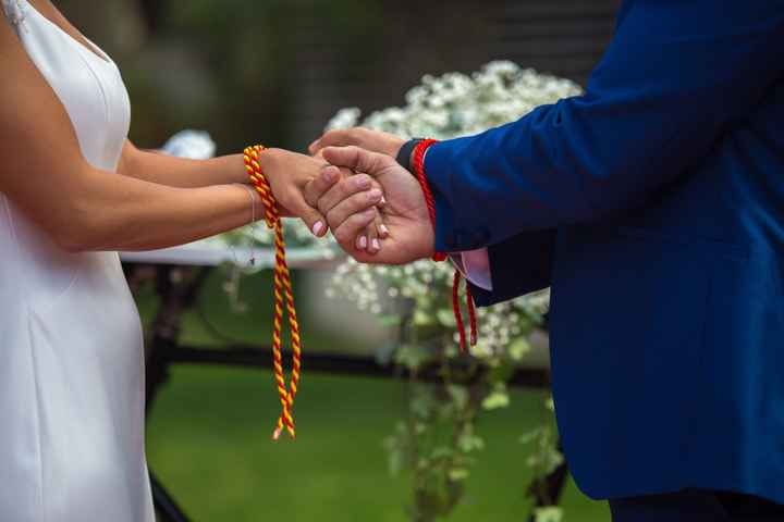 Alguien se ha casado con el rito de handfasting? 2