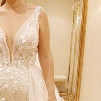 Vestido con escote pronunciado - 1