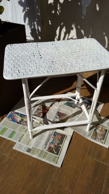 Mesa pintada por mi madre