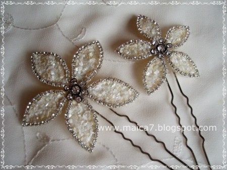 Duda con horquillas y peinado - 1