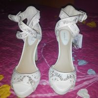 Zapatos, de no tener a tener dos... - 1
