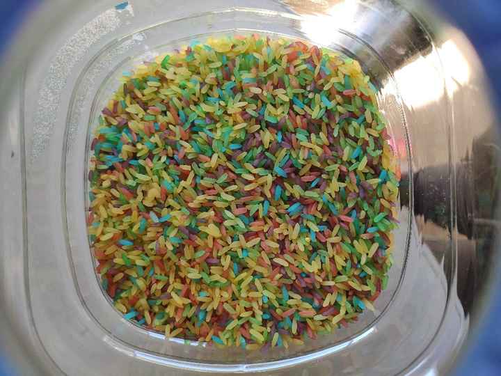 ¡Teñir arroz con colorante alimenticio! - 4