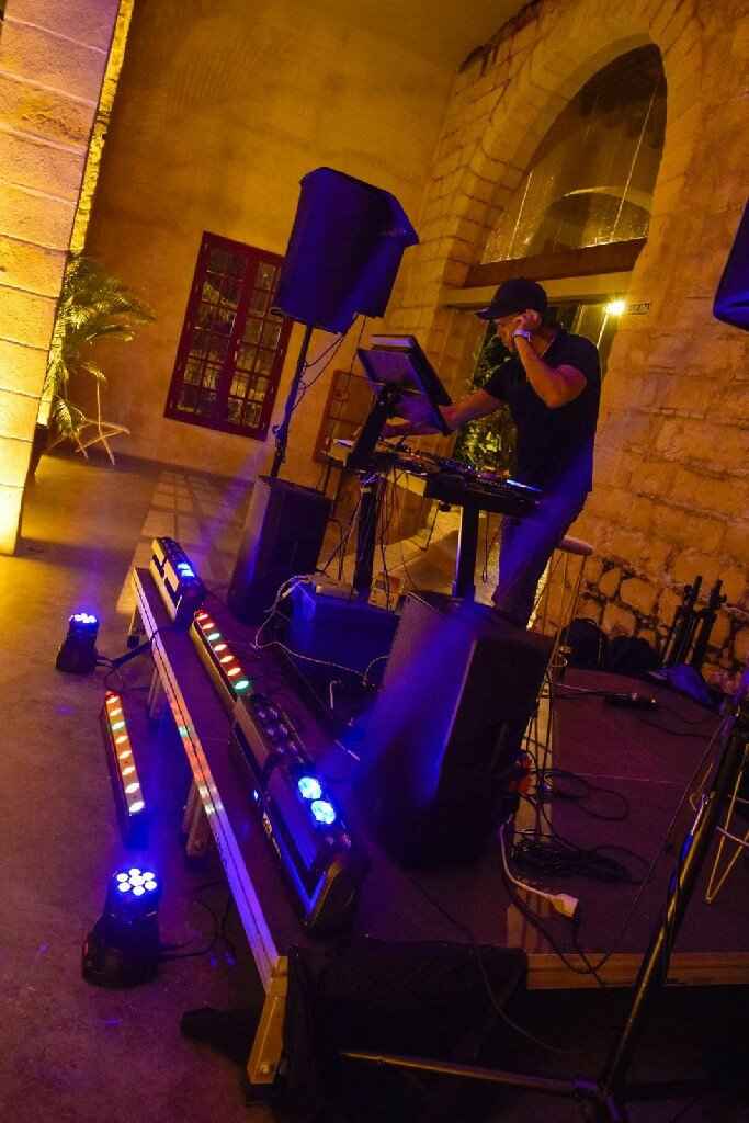 Super contenta con el Dj - 3