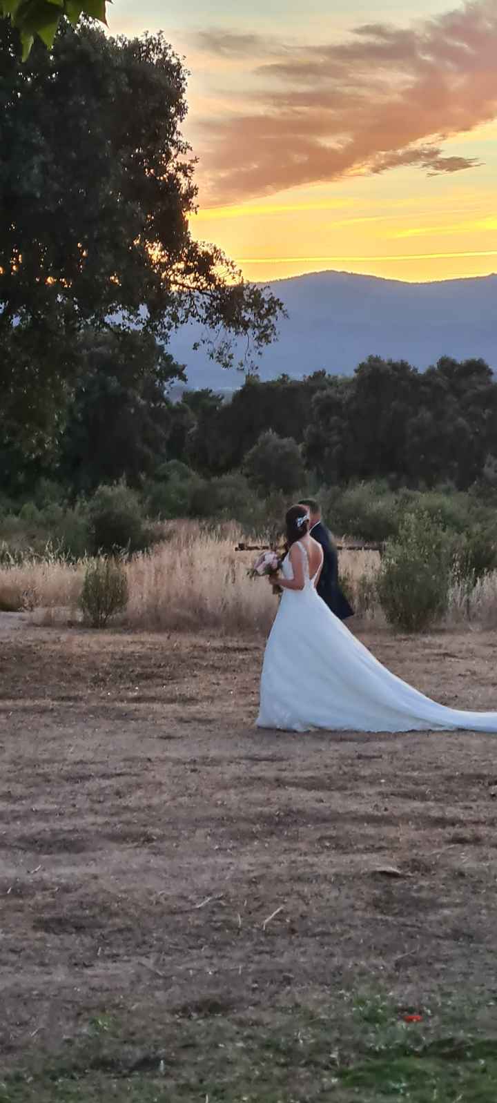 A la tercera fue la vencida, por fin casados 😍 7