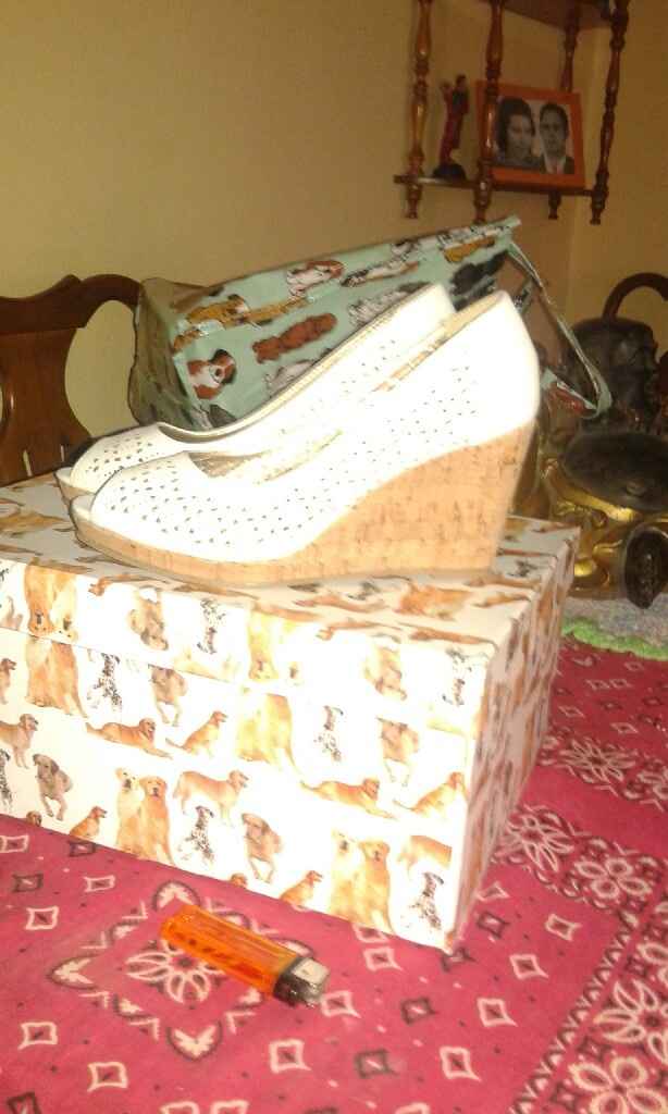 ¿cúales son vuestros zapatos? ¿blancos o de color? - 1