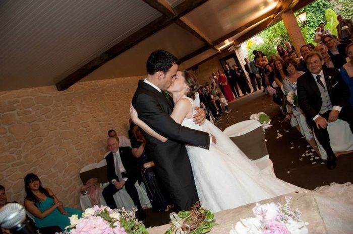 Primer beso como marido y mujer