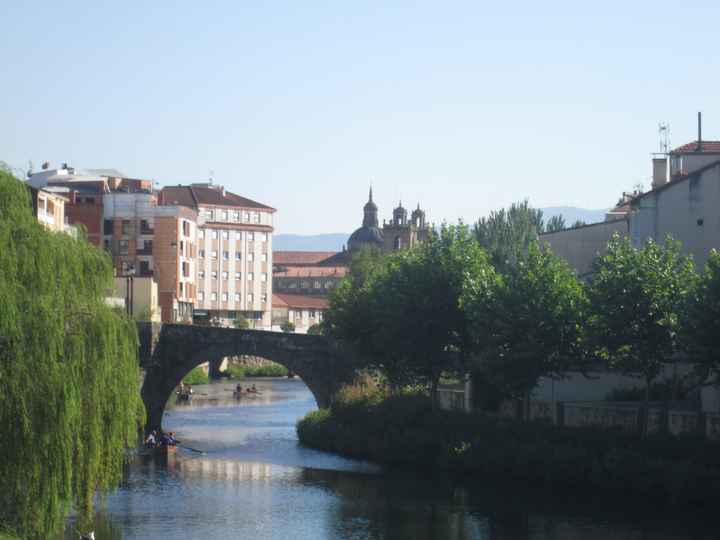 Escolapios al fondo