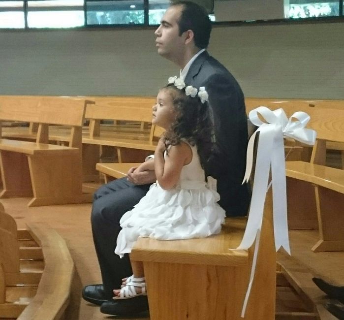 Mi hija espectante con uno de los invitados