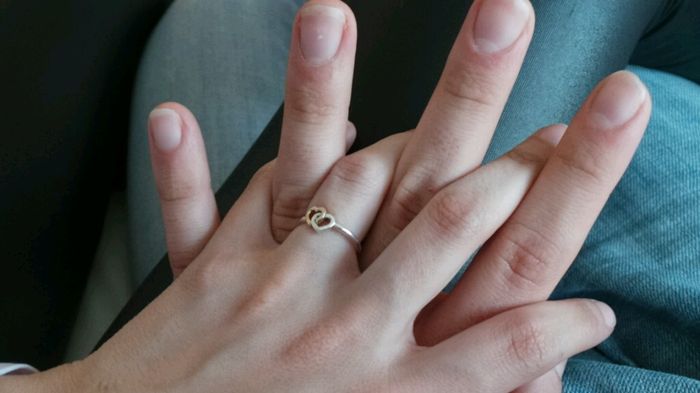 Pongamos todas nuestro anillo de compromiso - 1