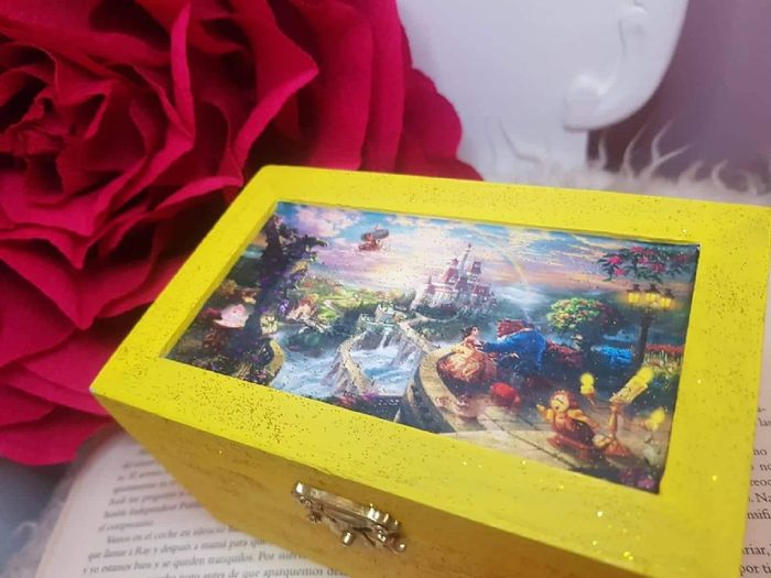 Duda con caja de anillos - 1