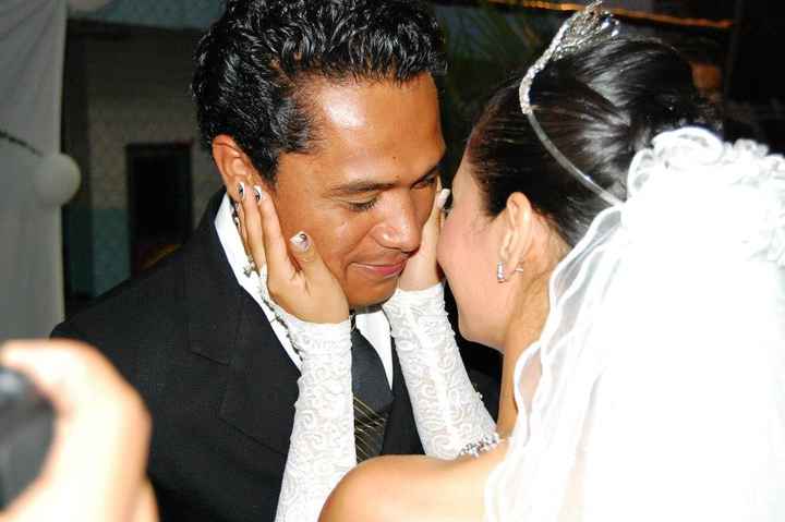 MUCHO AMOR