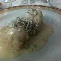 Merluza al cava con gulas