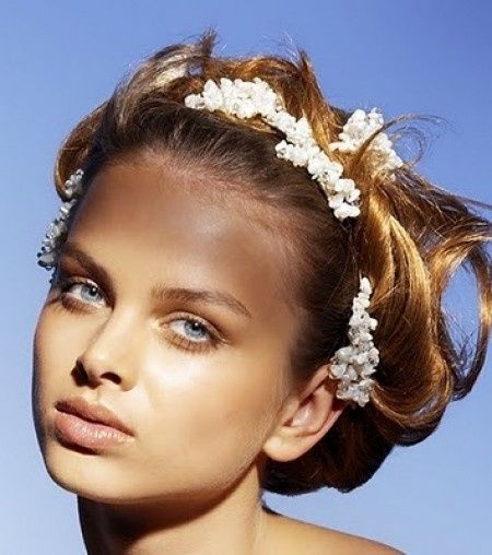 Corona blanca y elegante