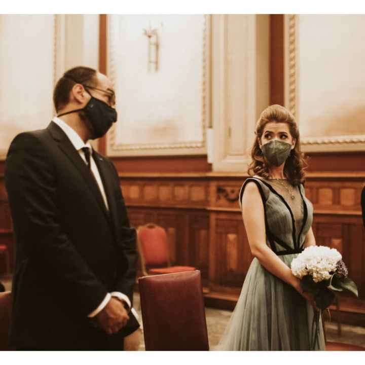 Novios con mascarilla - 1