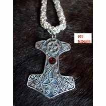 5. Colgante martillo de Thor