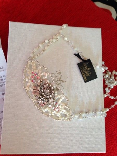 Vendo diadema nácar y cristal  - 1