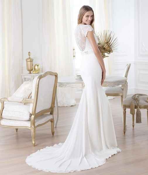 laila pronovias espalda