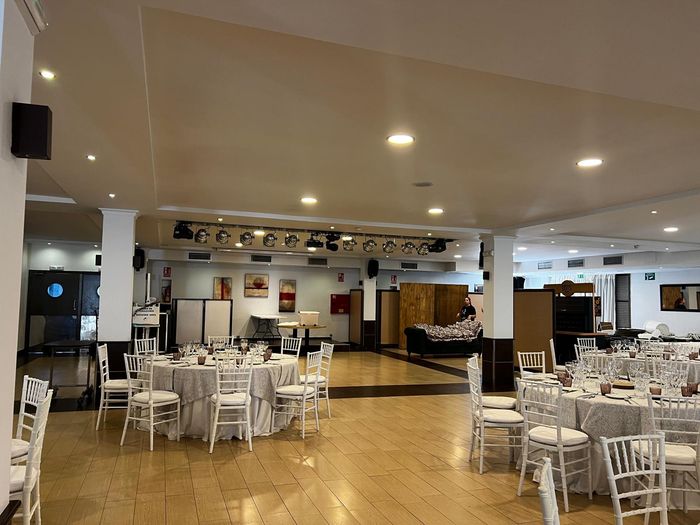 ¿Ideas para "transformar" este salón? =( 3