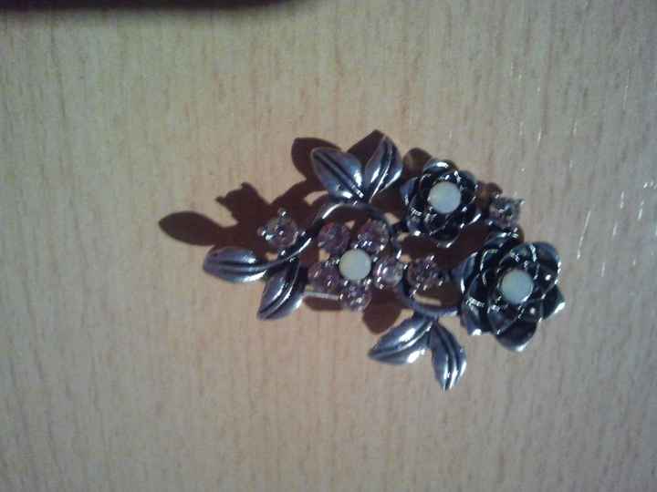 broche para la cola