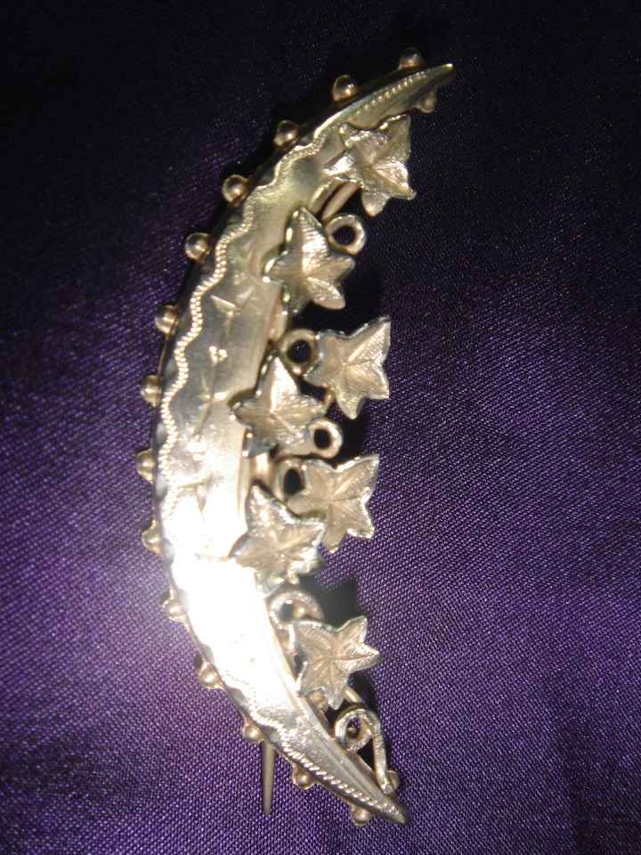 Broche