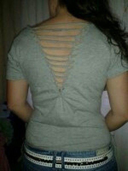camiseta por detras