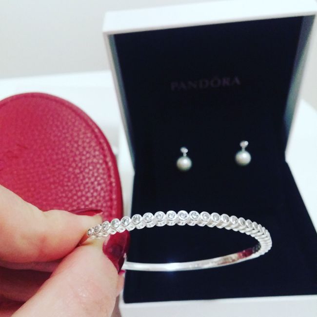 Pulsera y pendientes 