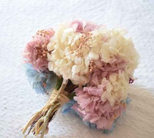 Flores para vestido nude. - 1
