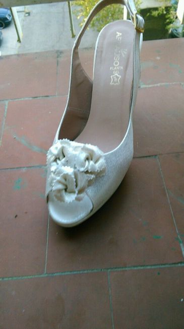Quedan bien estos zapatos con este vestido??? - 1