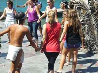 bailando con aborigenes cubanos