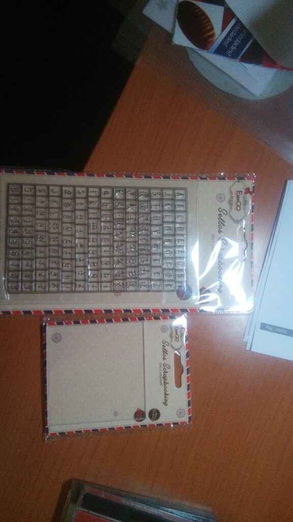 Sello personalizado y tarjetas para los detalles - 1