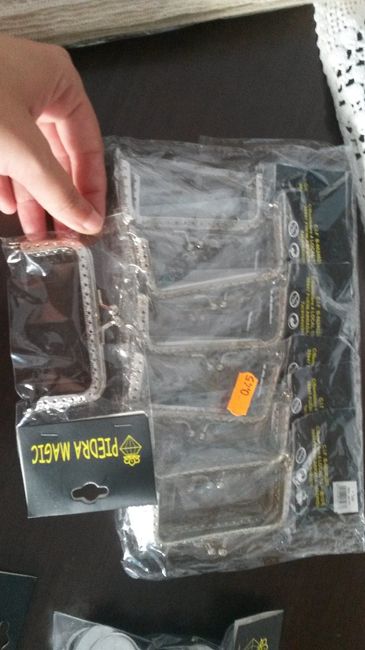 cierres de monedero de 9 cm a 0,45 céntimos la unidad vienen sueltos