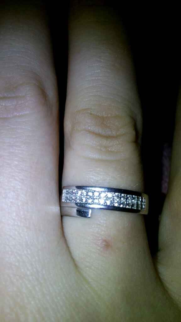 Pongamos todas nuestro anillo de compromiso - 1