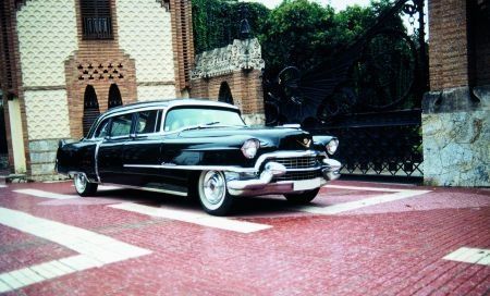 Cadillac Limousine