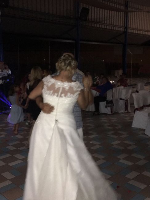 Como Sostener La Cola Del Vestido De Novia Vestidos Elegantes 2019