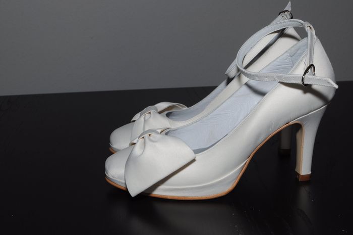 Zapatos novia de perfil
