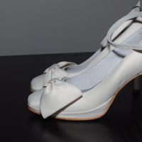 Zapatos novia de perfil