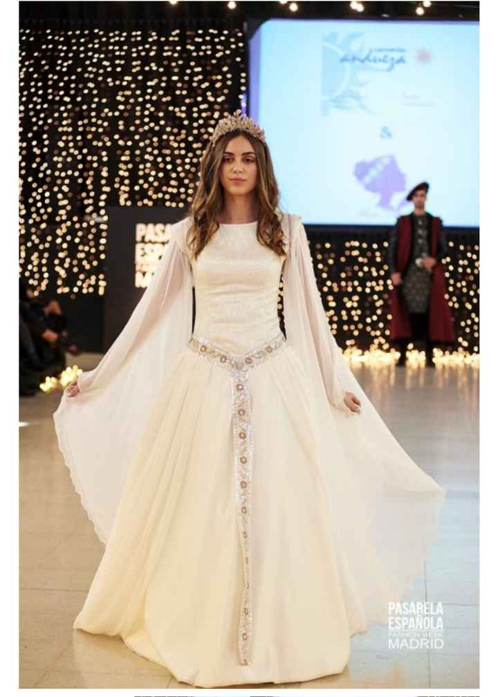 Vestido Novia y Traje Novio Medieval en Madrid - 2