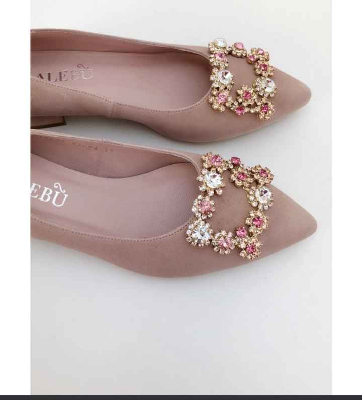 No encuentro zapatos de pedreria. - 1