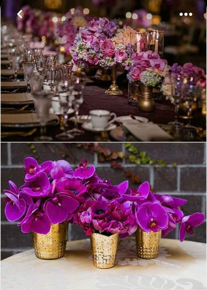 Decoracion de ceremonia tono dorados y morados y flores - 1