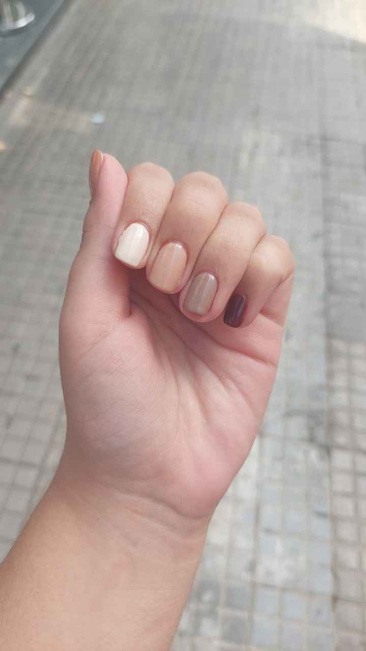 ¿Qué manicuras son más TOP para ir de invitada a una boda? Comparte tus colores aquí 👇 - 1