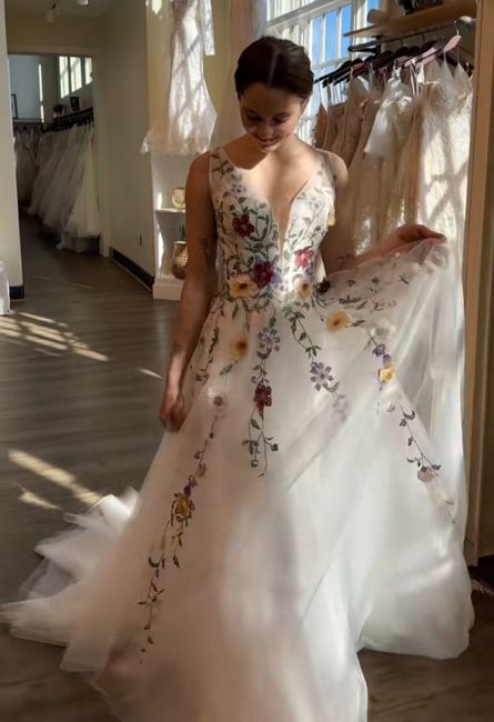 Vestidos de novia con flores de colores, ¿te gustan? 🌸 4