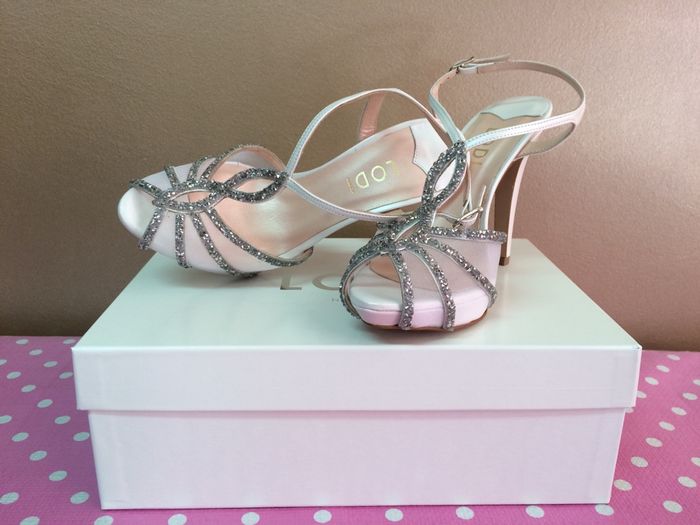 Lloro! ya llegaron mis zapatos - 1