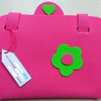 INVITACION MALETITA GOMA EVA